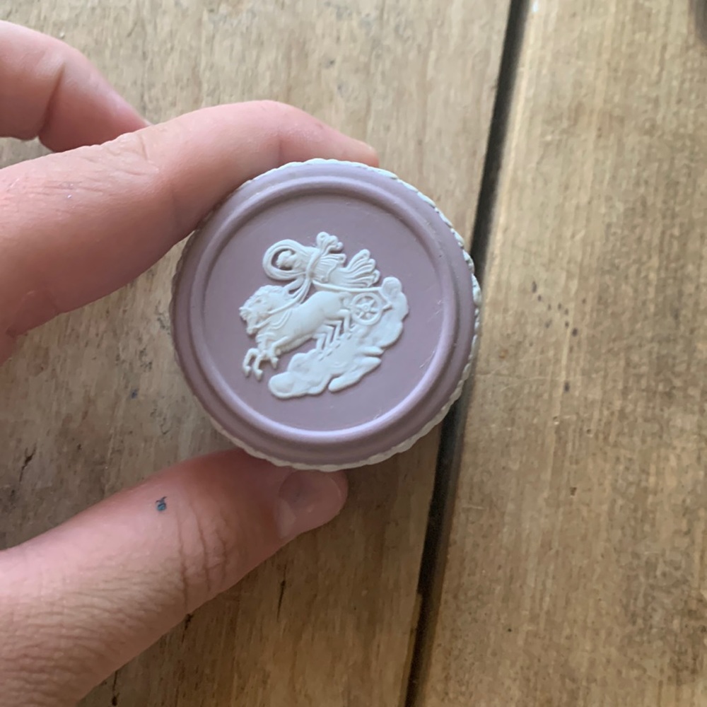 Rare antique Wedgwood ointment/pill container